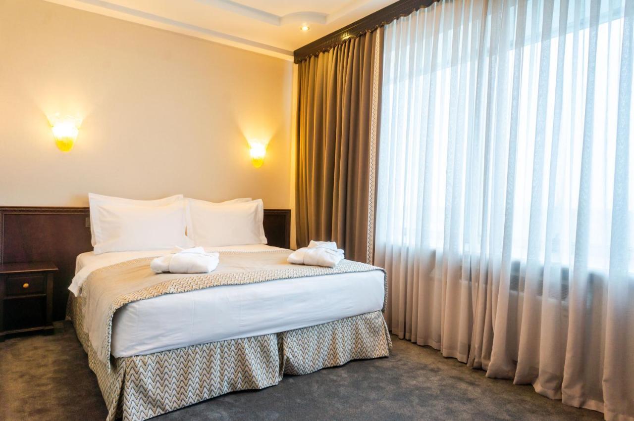 Royal Palace Hotel Almaty Ngoại thất bức ảnh