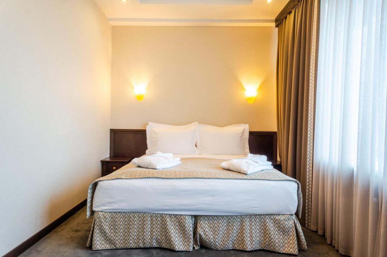 Royal Palace Hotel Almaty Ngoại thất bức ảnh