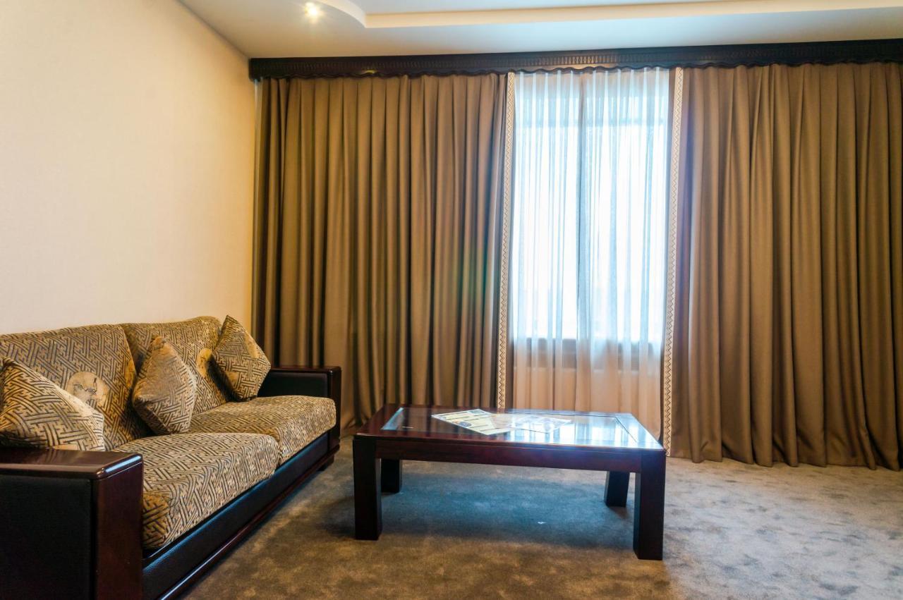 Royal Palace Hotel Almaty Ngoại thất bức ảnh