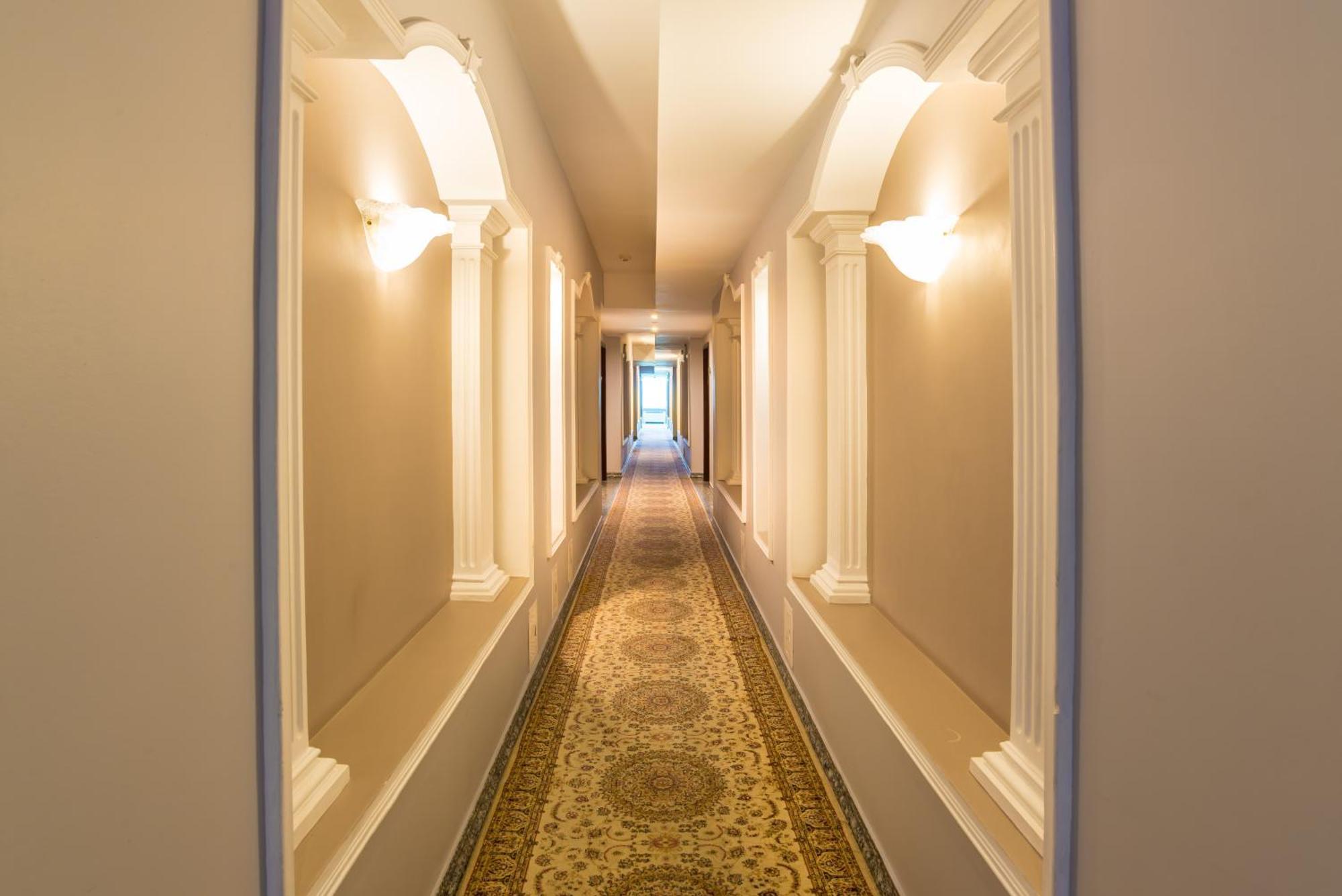 Royal Palace Hotel Almaty Ngoại thất bức ảnh